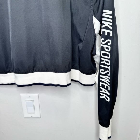 Nike Sportswear Cropped Track Jacket Size XL Activewear Sporty - Picture 9 of 15